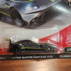 Hotwheels PREMIUM Aston Martin