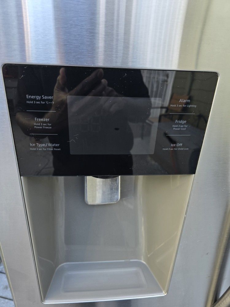 SAMSUNG REFRIGERATOR