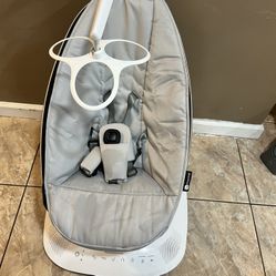 4 Moms MamaRoo Multi motion Baby swing