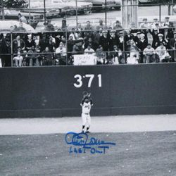 ‘MIRACLE METS’ Cleon Jones Signed Mets 11x14 Inscribed “Last Out” LOA