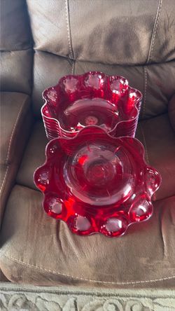 11-Piece Red Ruffled Plastic Serving Bowls Set -  Very  Good  Conditio