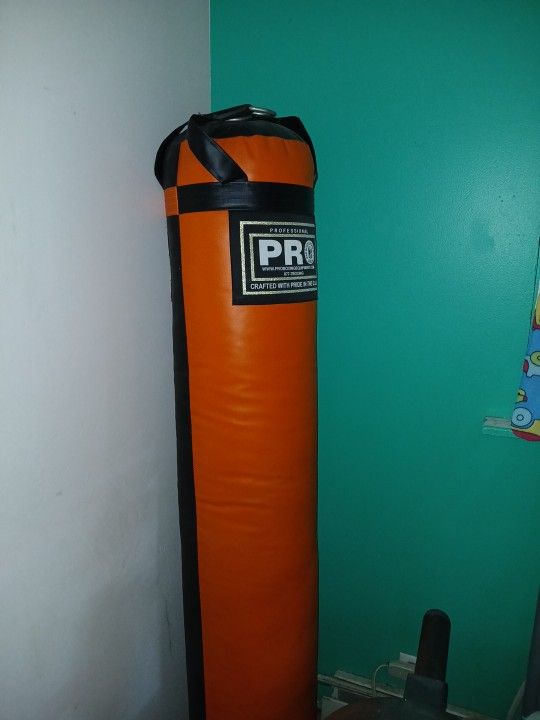 6ft 150lb Punching Bag