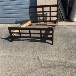 QUEEN SIZE BED FRAME