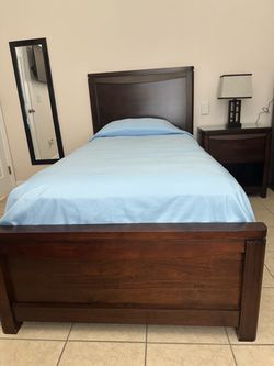 Twin bedroom set