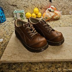 DOC MARTIN  SHOE'S 