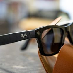 Meta Ray Ban Wayfarer (Graphite Polorized With Matte Fram)