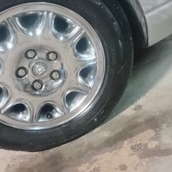 98 Jaguar Xj8 225 /60 R16 Goodyear Eagle Sport