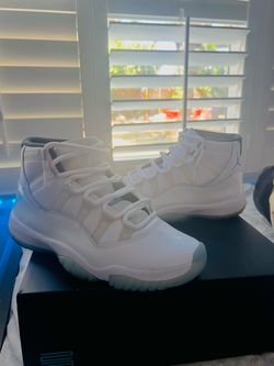 Air Jordan 11 Legend Blues