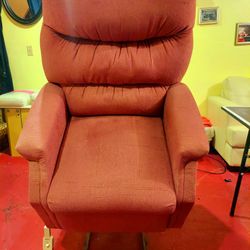 Pride Lift Chair Excellent Condition Very Comfortable Can Deliver Okc Area 30