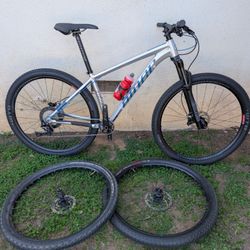 Brand New Custom Niner Air 9 Mountain Bike With Extra Wheelset