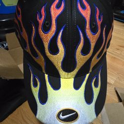 NIKE STRUCTURED OG FLAME CLUB

CAP - Size M/L