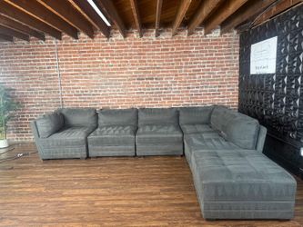Delivery Available Costco Ethan 6pc modular sectional