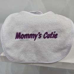 Mommy's Cutie, Mother, Mommy, bib, Gift, Baby, baby gift, Baby Shower, baby bib, newborn, pregnant, baby, infant clothing, infant accessory