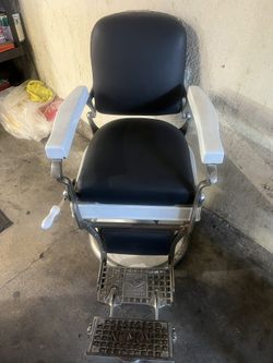 Vintage Barber Chair 