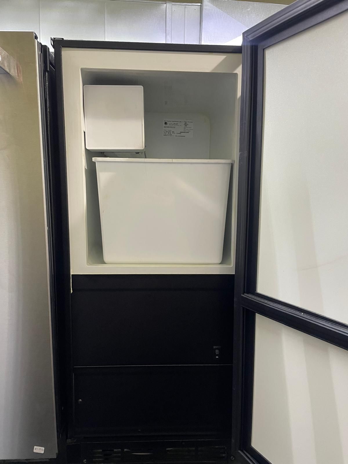 U-Line 1000 Series 15” Undercounter Crescent Ice Maker