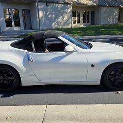 2014 Nissan 370z Touring Tech Roadster Convertible White Maroon 39k Miles FREE Shipping