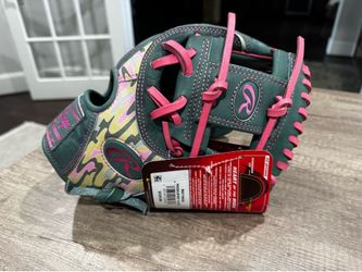 Wilson A2000 and Rawlings HOH 11.25”-11.75” baseball gloves
