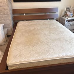 Full Size Bed With Mattress
