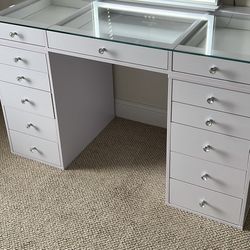 Vanity,dresser,mirror 