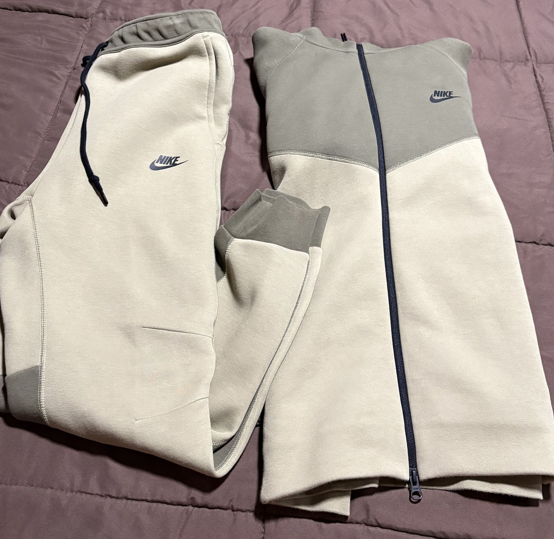 Nike Men’s Tech Fleece