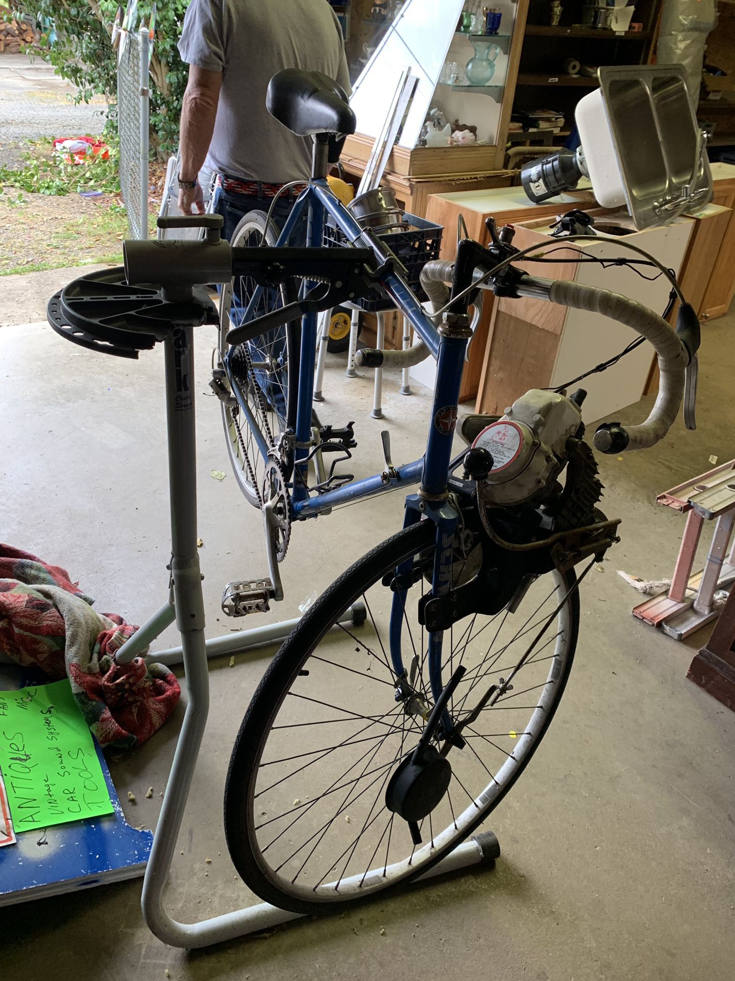 Vintage schwinn traveler bicycle