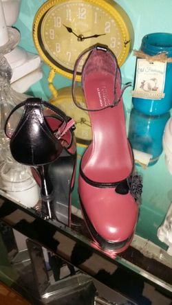 Guess heels...burgundy with flower...size 9...great condition!
