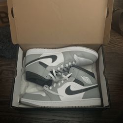 Jordan 1 Mids