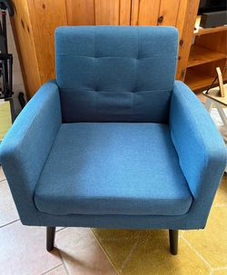 Blue Yaheetech Mid-Century Accent Chairs, Modern Upholstered Living Room Chair, Cozy Armchair Button Tufted Back and Wood Legs for Bedroom/Office/Cafe