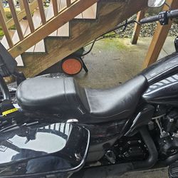 Le Pera Daytona 2-up Harley Touring Seat