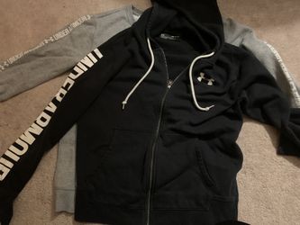 Size small underarmour zip up hoodie. Great condition