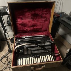 Soprani Castello Accordion From Italy 