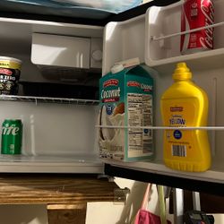 Mini Fridge Dorm Size 1.7 Cu  Ft