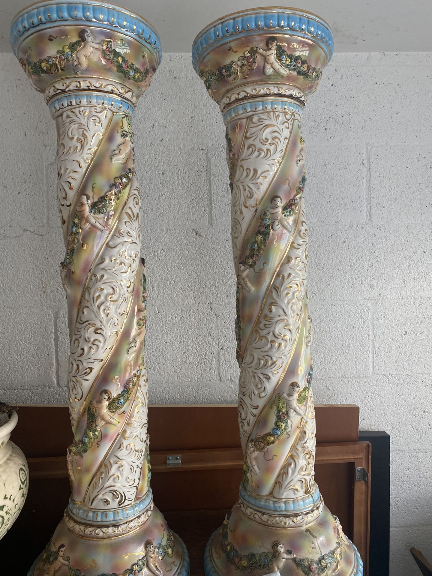 Capodimonte 2 Pedestal Columns