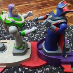 Buzz and Zerg Boxing Toy