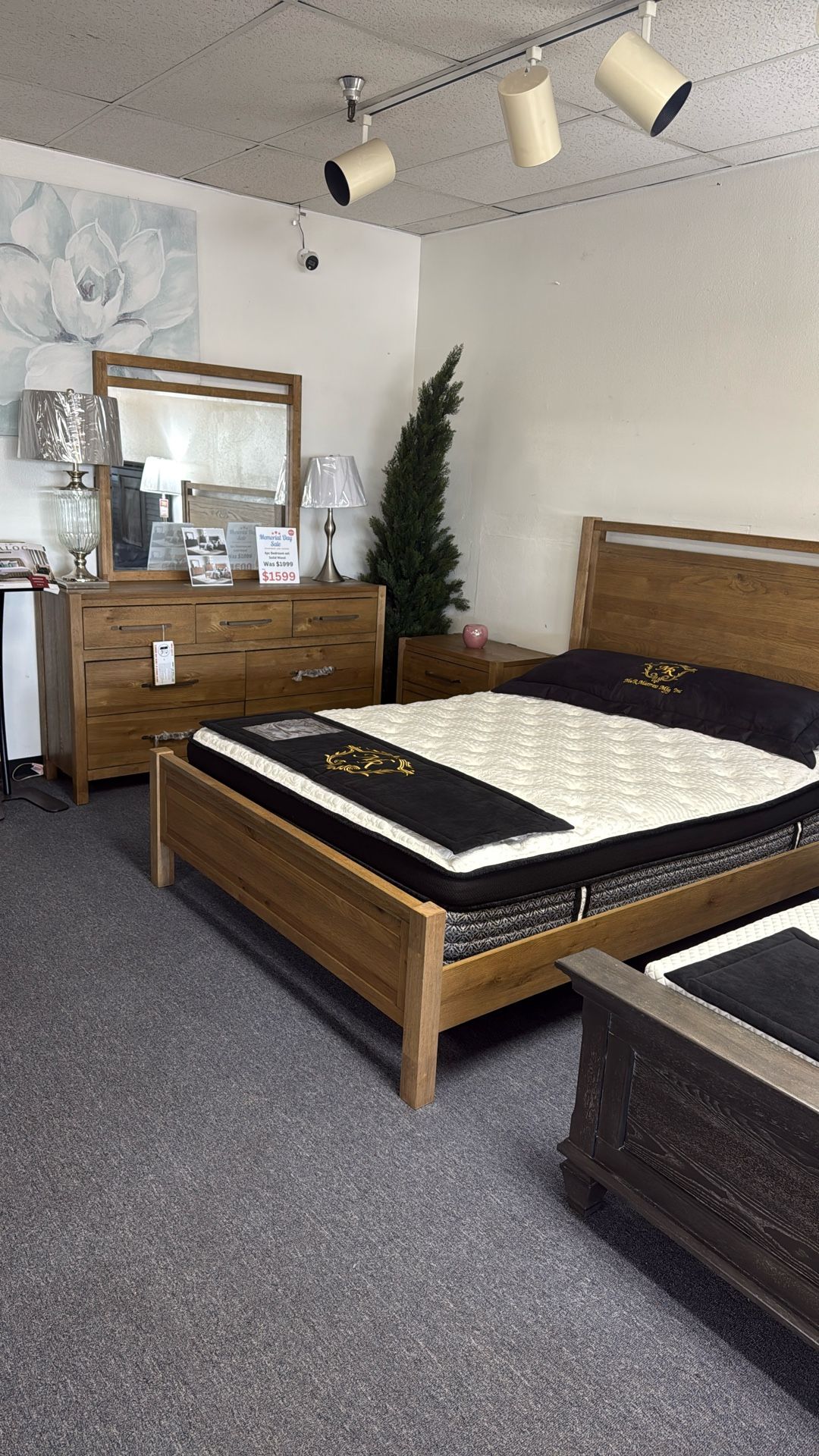 SOLID WOOD 4PC bedroom Set