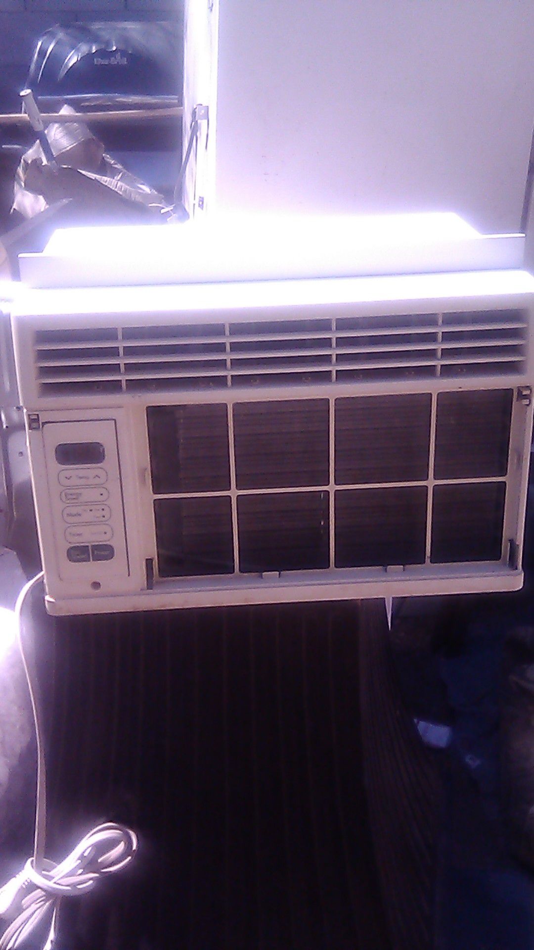 AC unit 30 dollars ice cold air