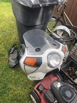 Goldwing Windshield, Dash, And 5 Crates Of Misc Parts