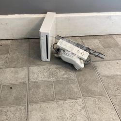 Nintendo Wii With Controller 