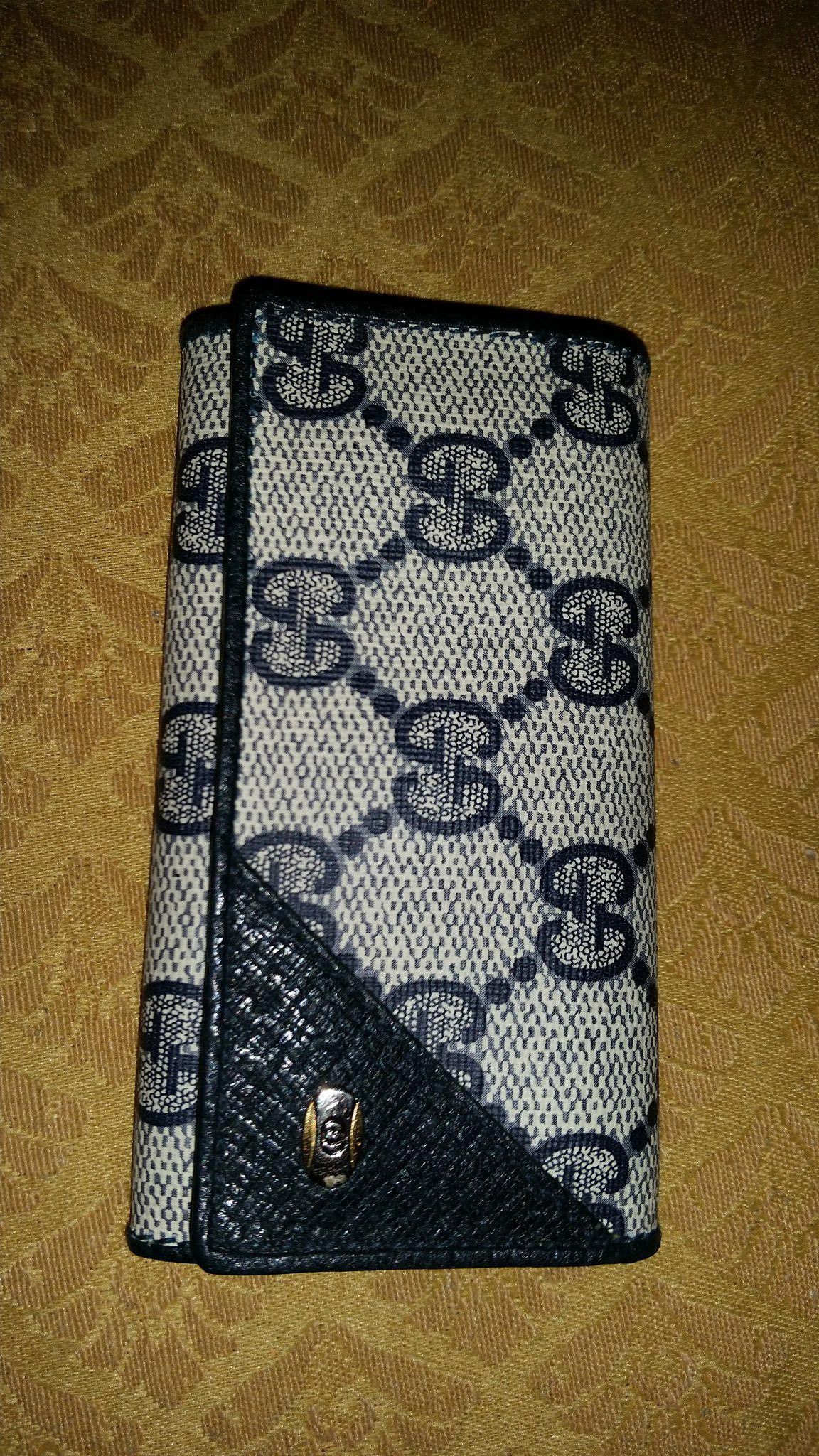 Authentic Gucci keys holder