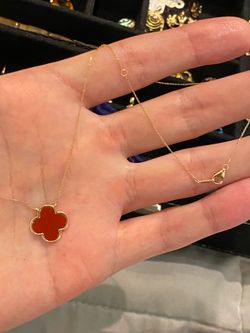 14K GOLD CARNELIAN CLOVER NECKLACE