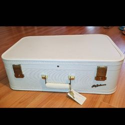 Lady Baltimore Co Luggage Suitcase 21 X 14 X 7 With Key And Case Tag!