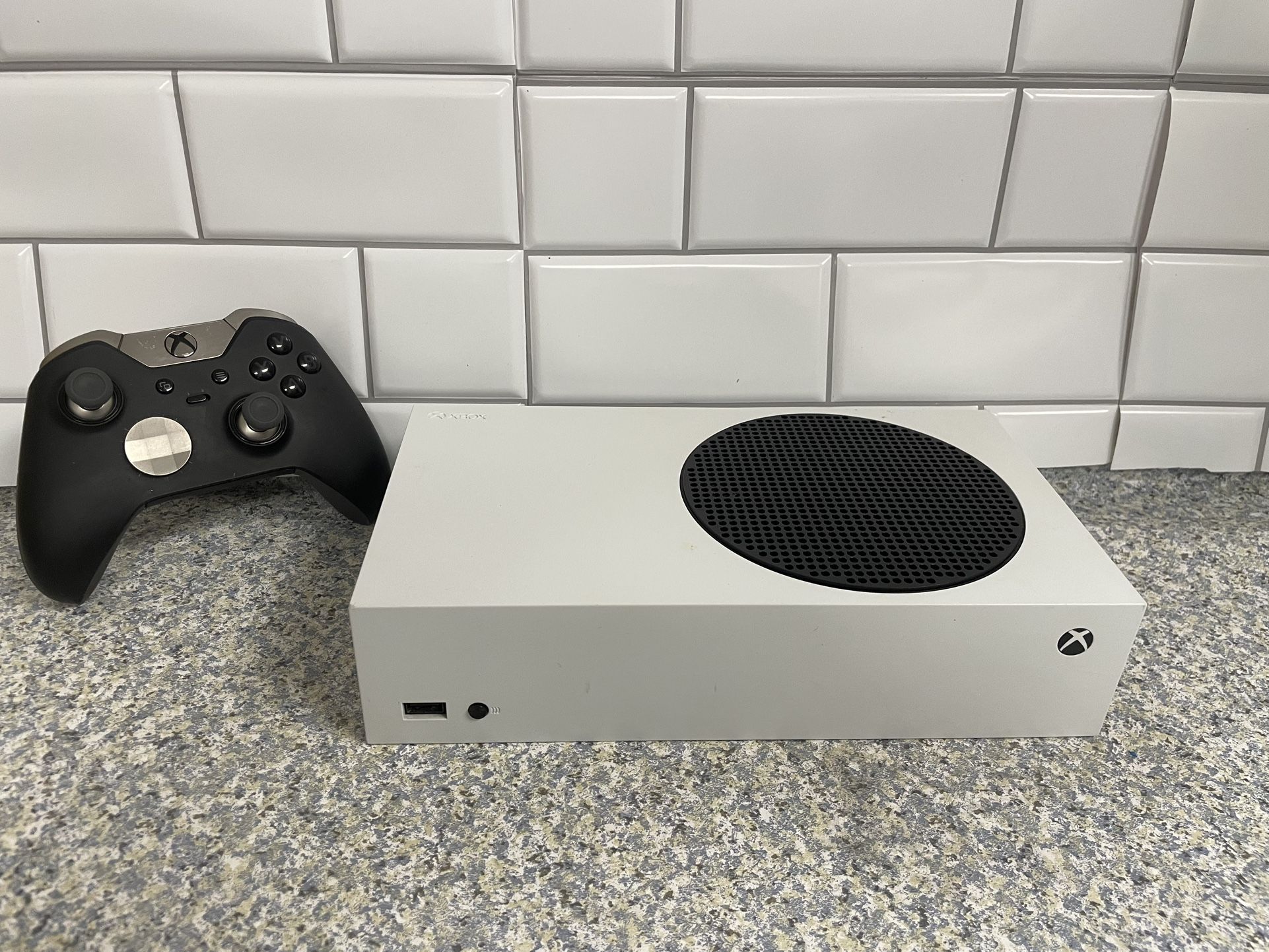 Xbox Series S 512 gb no offers or trades please!!