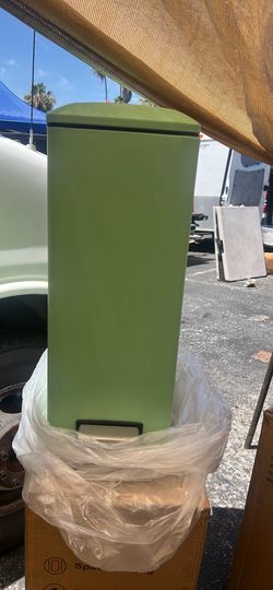 12 gal Green and Silver sided Rectangular Trash Can