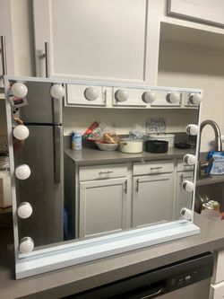Vanity mirror