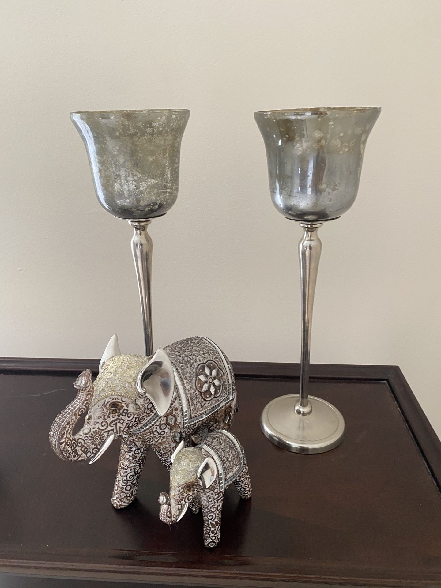 Elephant And Cups