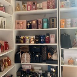 Perfumes árabes y carteras