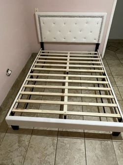BRAND NEW FULL SIZE PLATFORM BED FRAME 