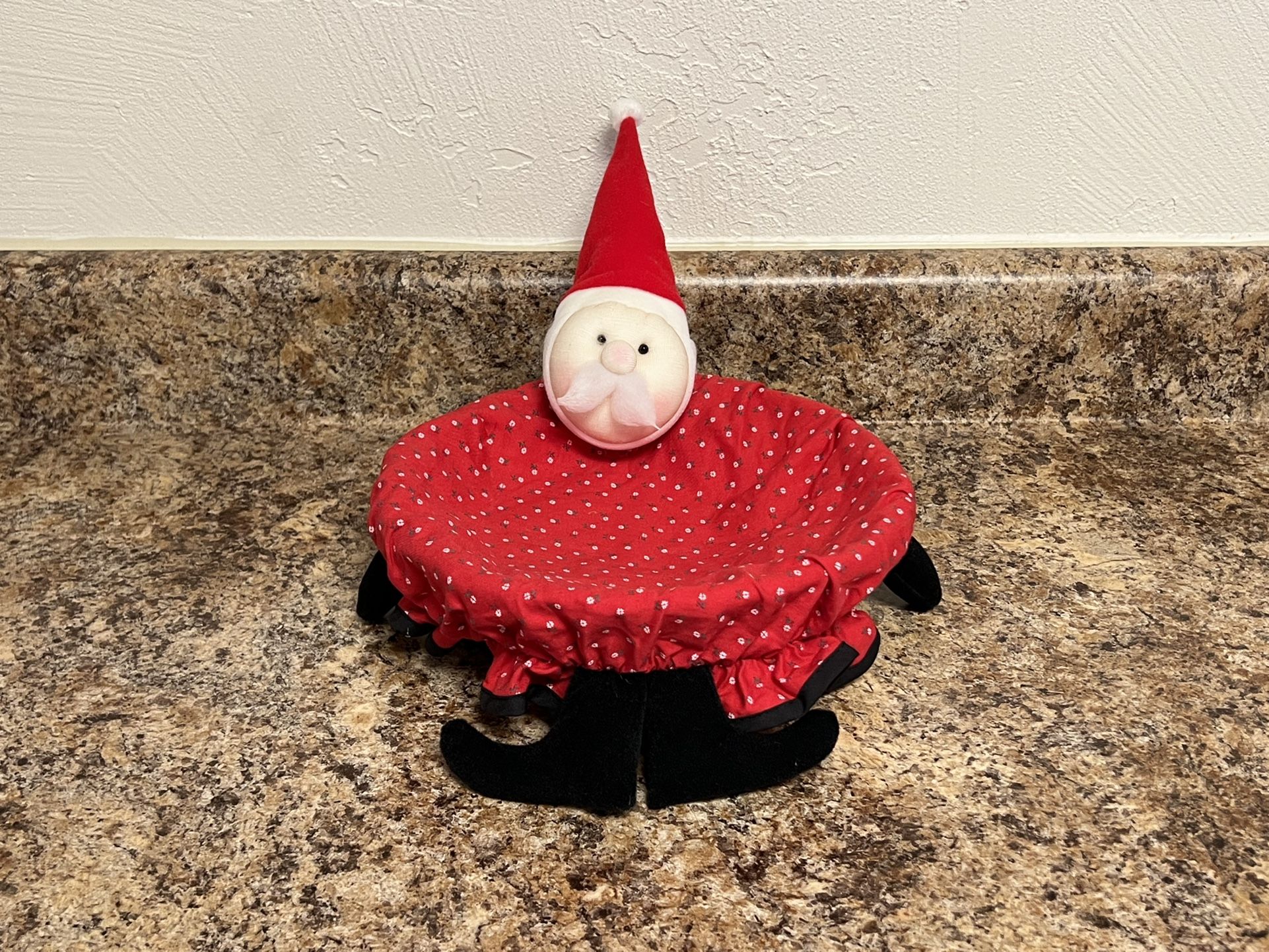 Vintage Avon Basket Gift Santa Claus Bread Candy Snack