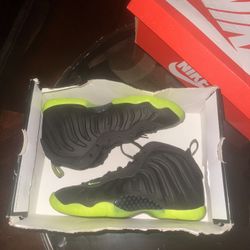 Brand New Big Kid Nike Foamposite
