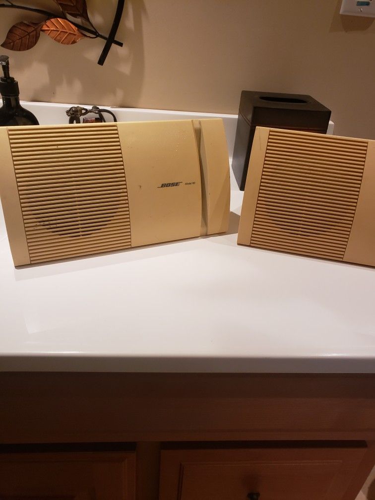 BOSE Model 100 Speakers